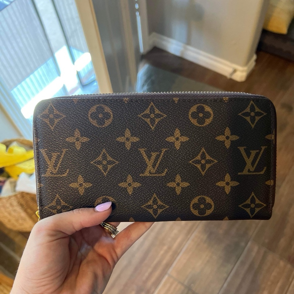 LV wallet